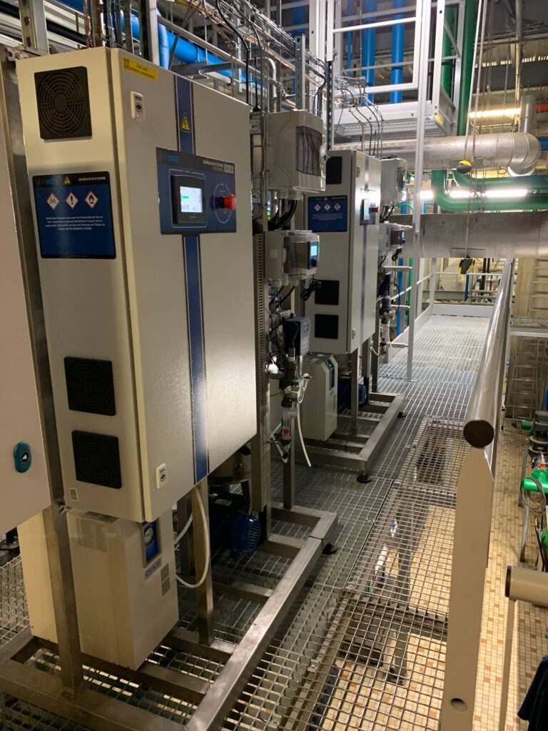 Deux générateurs d’ozone installés pour traiter l’eau d’une tour de refroidissement