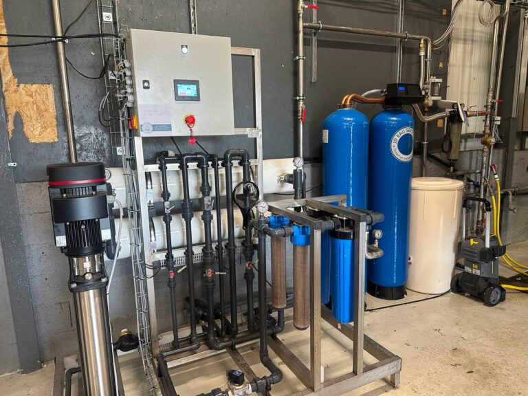 Osmoseur industriel complet avec prétraitement installé à Clisson