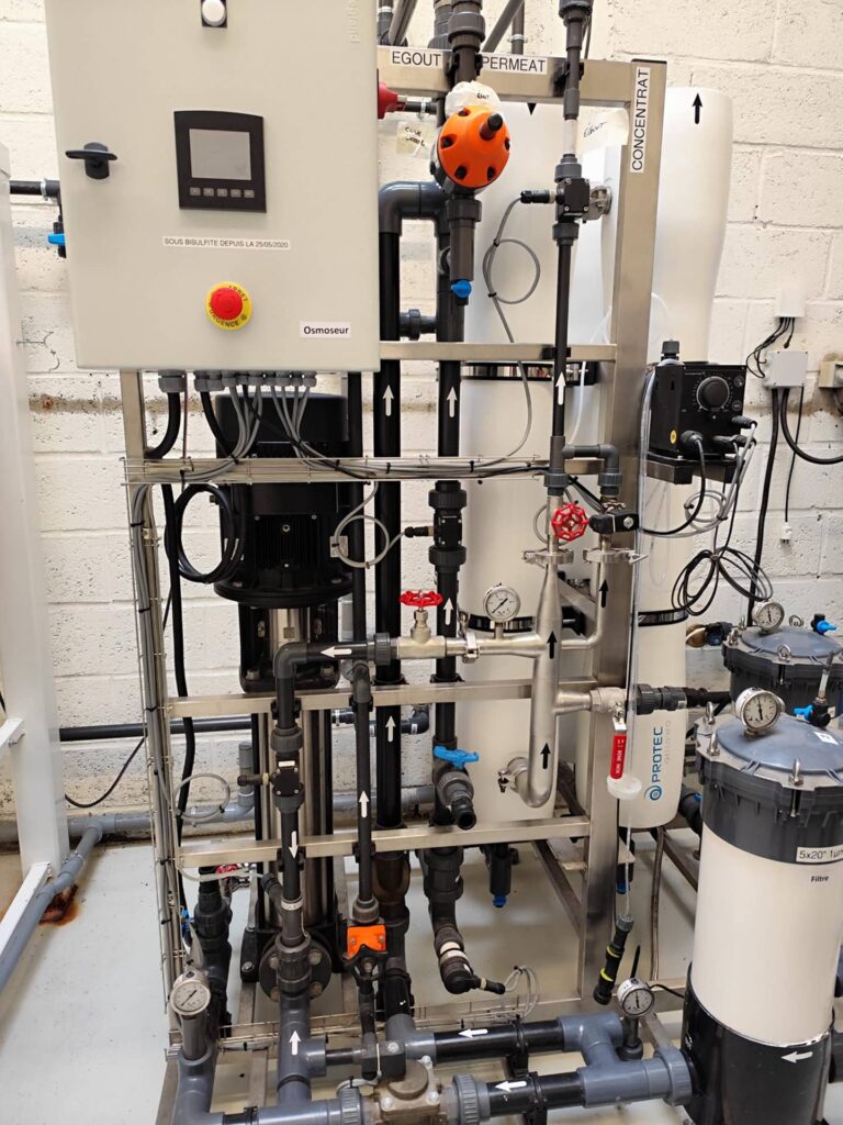 Osmoseur industriel destiné à la production d’eau pour l’industrie cosmétique
